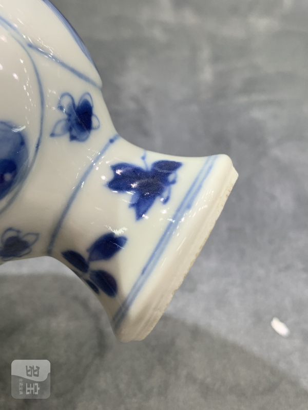 清康熙青花四美图瓜棱小瓶 - 图9
